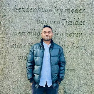 Assist in deep cleaning projects, such as window washing, carpet cleaning, and seasonal cleanin...